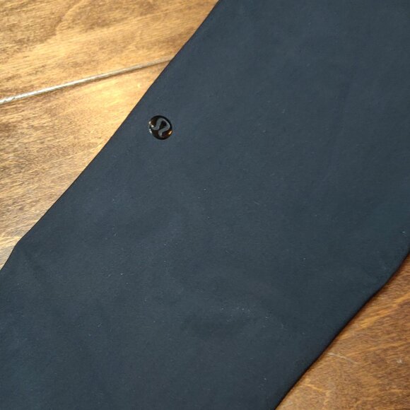 Lululemon Black Woven Crop Pant With Drawstring Waist Women's SIZE 4 - Picture 2 of 6